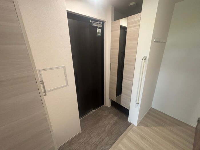 物件内観写真17　(玄関)