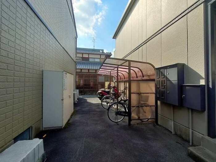 物件外観写真3　(駐輪場)