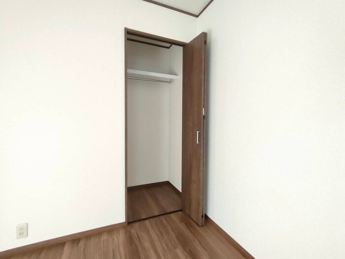 物件内観写真13　(収納)