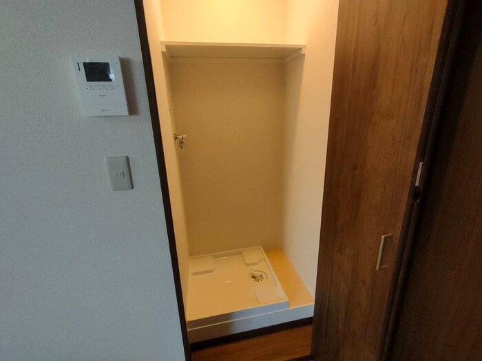 物件内観写真17　(洗濯機置場)