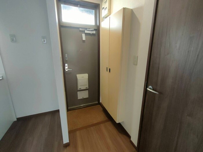 物件内観写真18　(玄関)