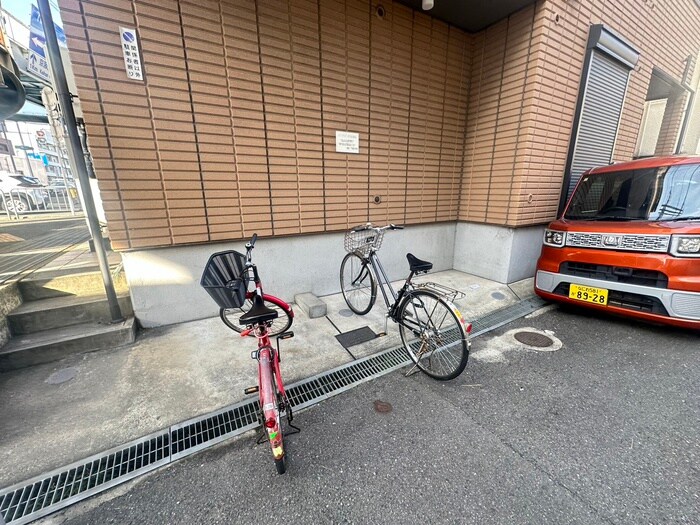 物件外観写真3　(駐輪場)