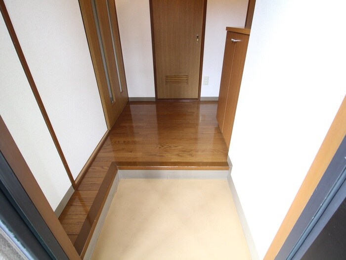 物件内観写真15　(玄関)