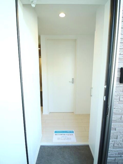 物件内観写真9　(玄関)