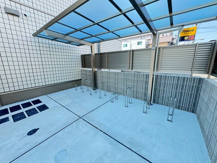 物件外観写真5　(駐輪場)