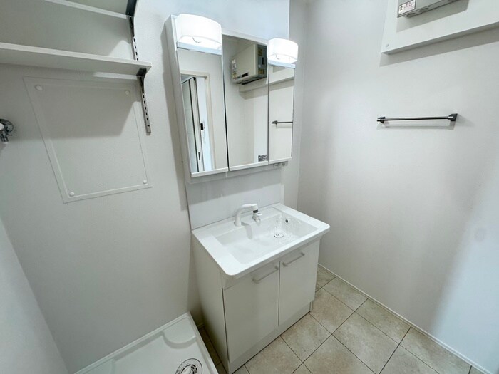 物件内観写真12　(洗面)