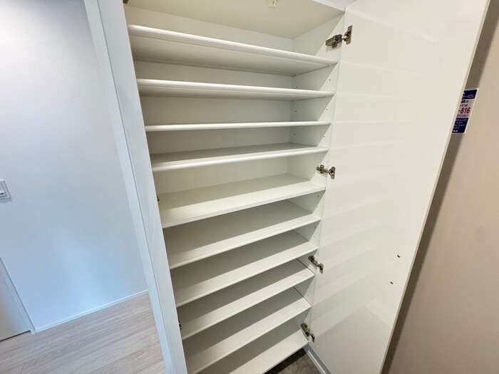 物件内観写真15　(靴箱)