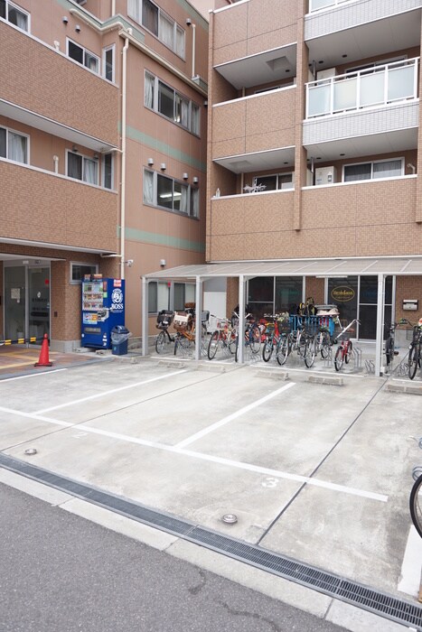 物件外観写真2　(駐車場)