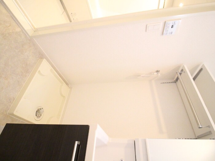 物件内観写真12　(洗濯機置場)