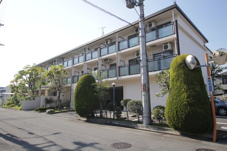ｸﾘ-ｸｻｲﾄﾞﾏﾝｼｮﾝＡ・Ｂ棟外観写真