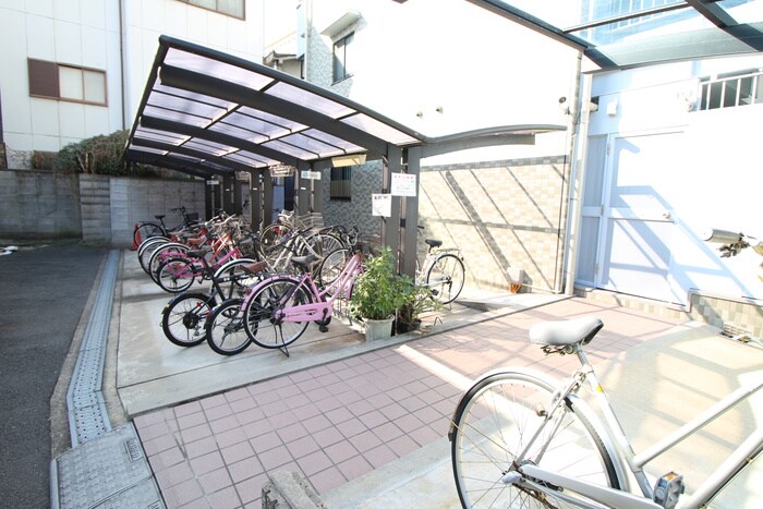 物件外観写真5　(駐輪場)