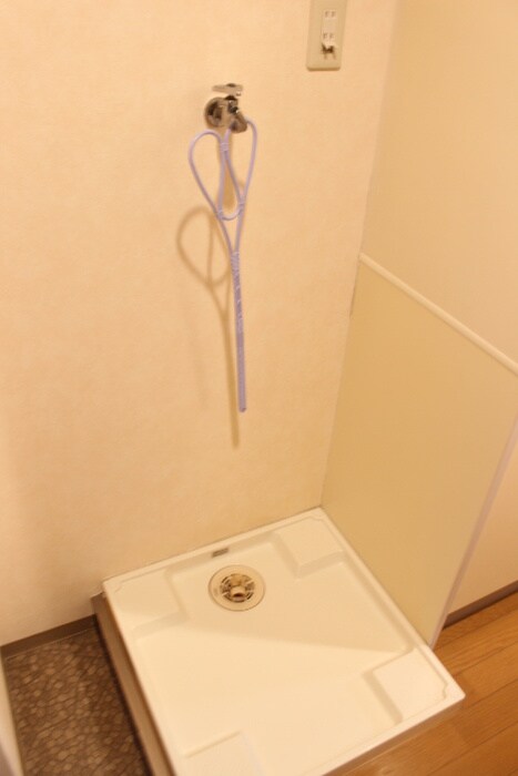 物件内観写真12　(洗濯機置場)