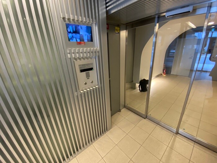 物件外観写真6　(エントランス部分)