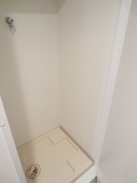 物件内観写真12　(洗濯機置場)