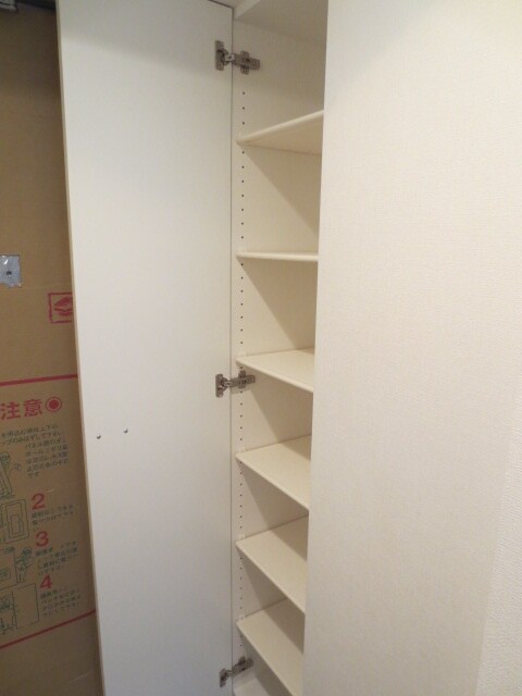 物件内観写真13　(収納)