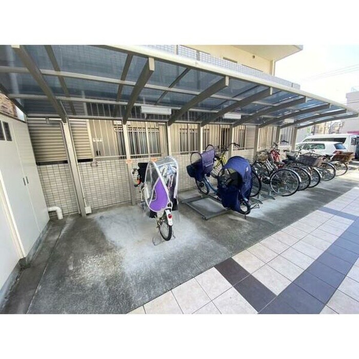 物件外観写真5　(駐輪場)