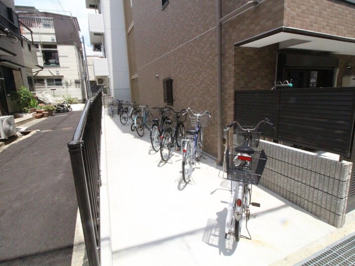 物件外観写真6　(駐輪場)