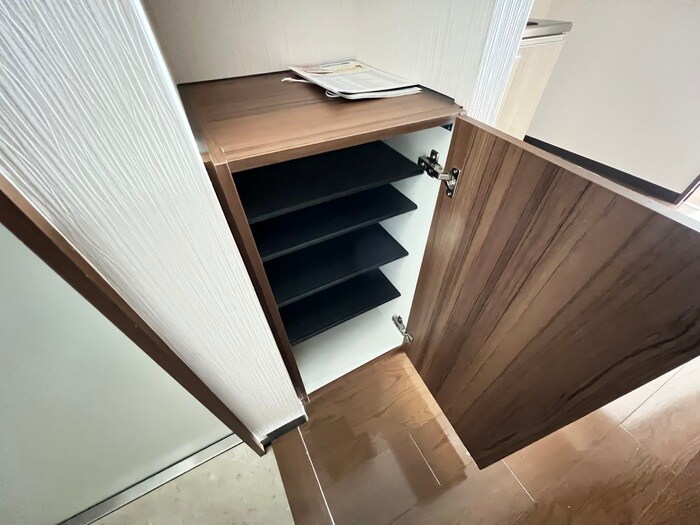 物件内観写真19　(靴箱)