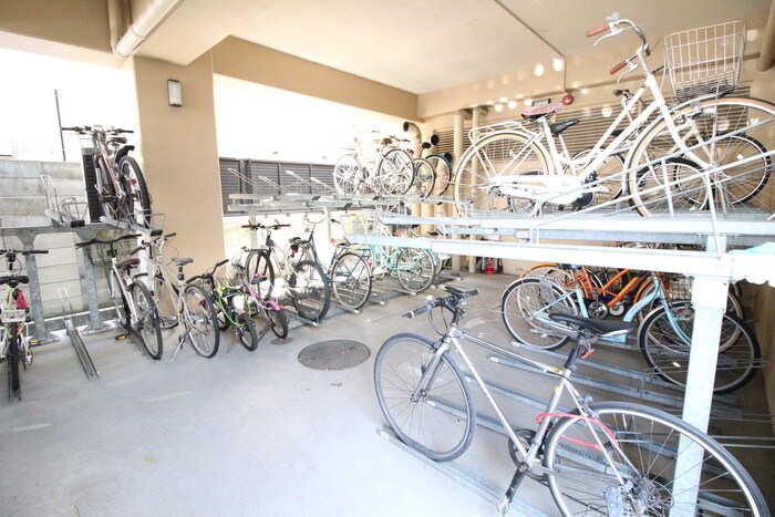 物件外観写真6　(駐輪場)