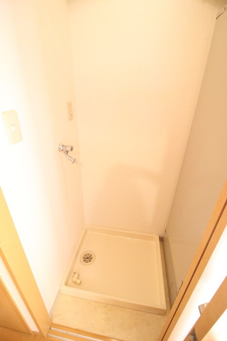 物件内観写真14　(洗濯機置場)