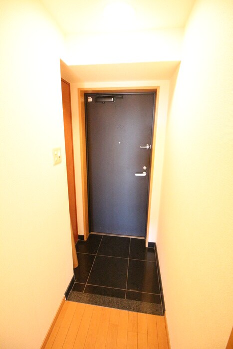 物件内観写真16　(玄関)