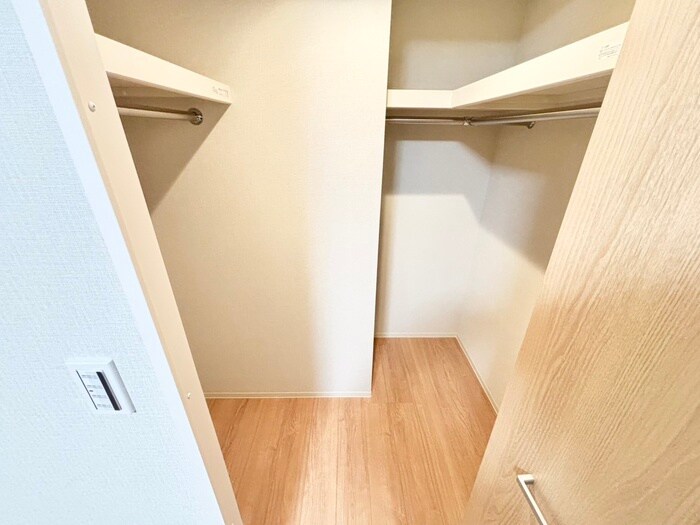 物件内観写真14　(収納)