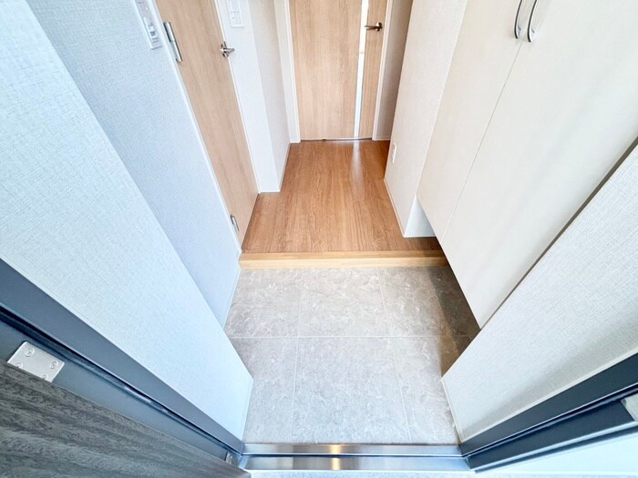 物件内観写真15　(玄関)