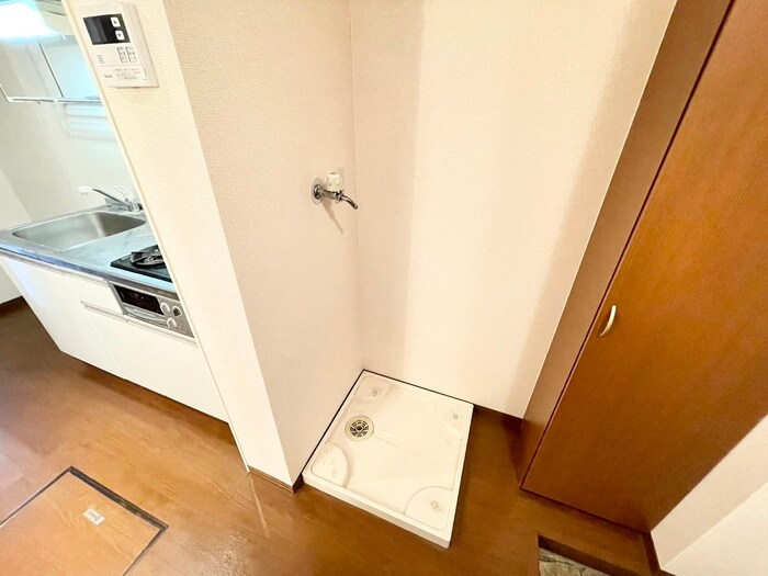 物件内観写真17　(洗濯機置場)