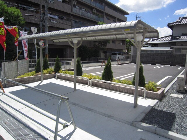 物件外観写真3　(駐輪場)