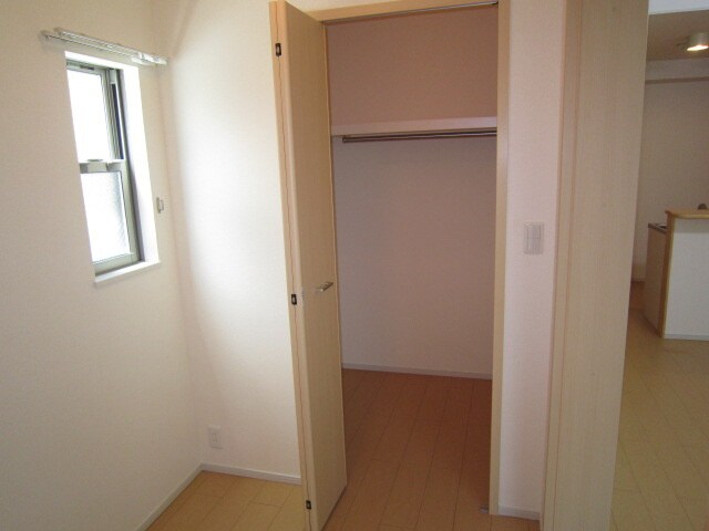 物件内観写真10　(収納)
