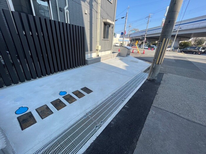 物件外観写真5　(駐車場)