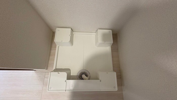 物件内観写真14　(洗濯機置場)