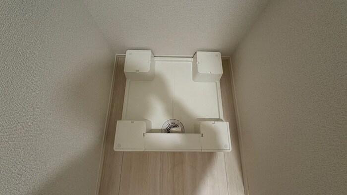 物件内観写真14　(洗濯機置場)