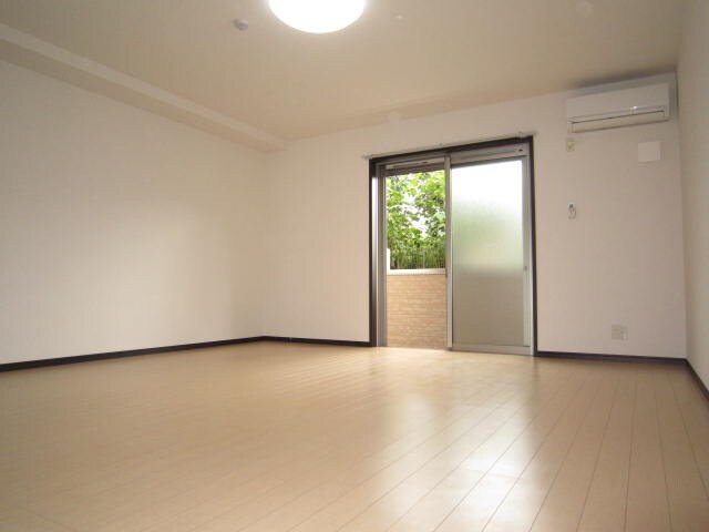 物件内観写真15　(居室)