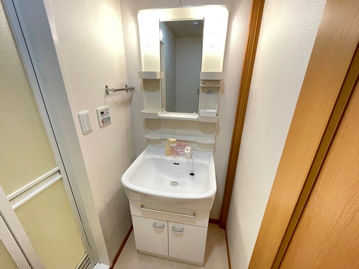 物件内観写真11　(洗面)