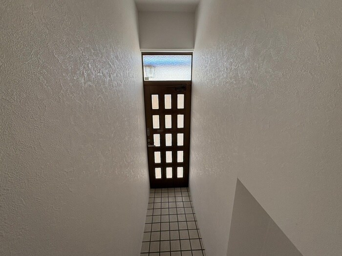 物件内観写真18　(玄関)