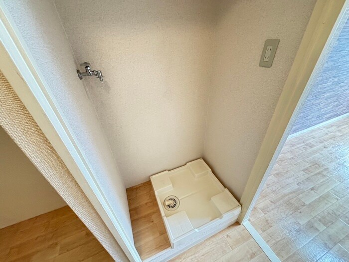 物件内観写真12　(洗濯機置場)