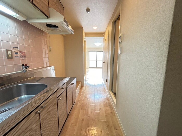 物件内観写真18　(廊下)