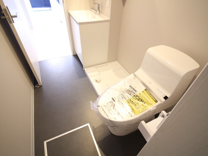 物件内観写真8　(トイレ)