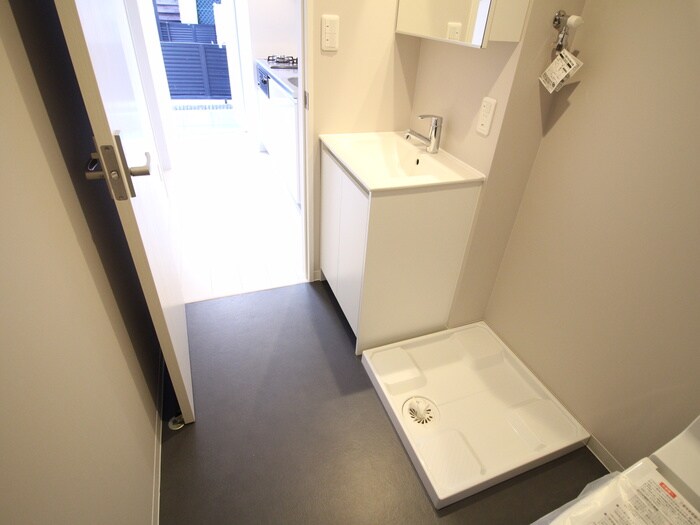 物件内観写真9　(洗濯機置場)