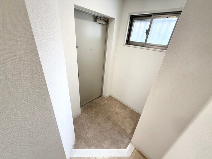 物件内観写真7　(玄関)