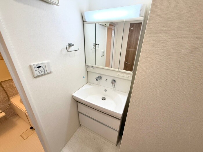 物件内観写真8　(洗面)