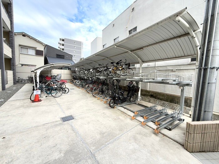 物件外観写真3　(駐輪場)