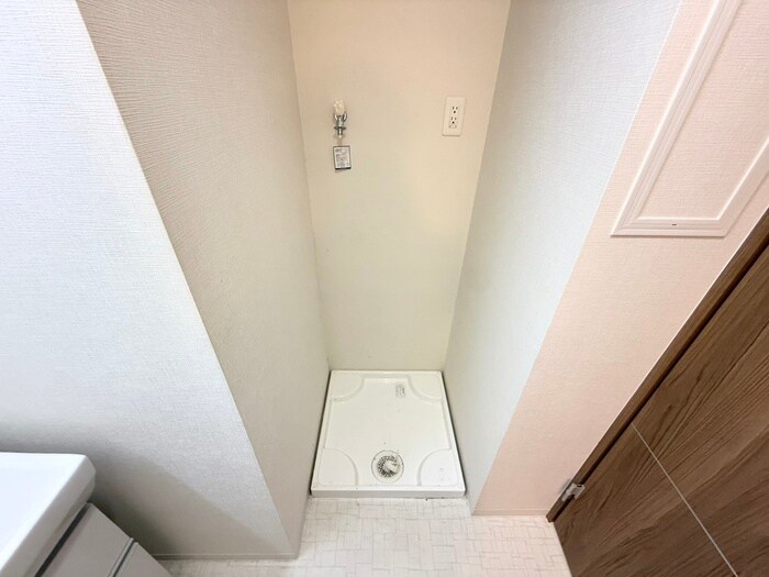 物件内観写真12　(洗濯機置場)