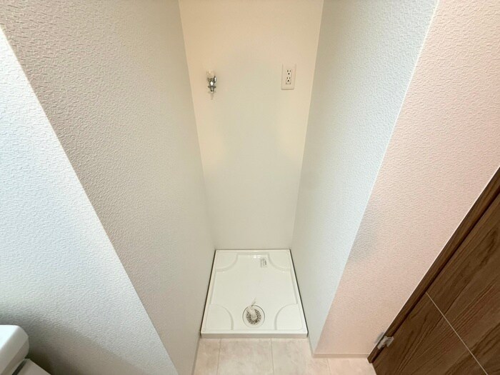 物件内観写真12　(洗濯機置場)