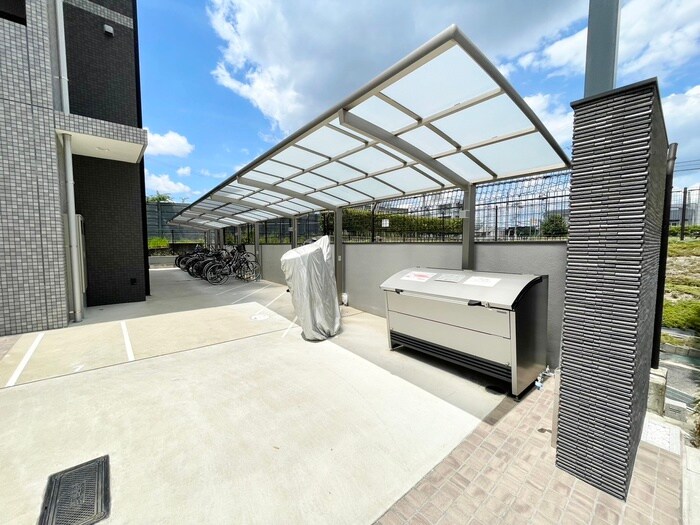 物件外観写真4　(駐輪場)