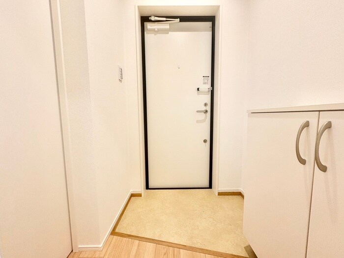 物件内観写真16　(玄関)