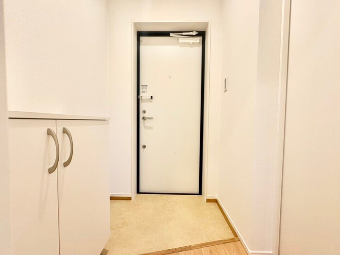 物件内観写真16　(玄関)