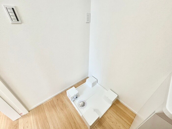 物件内観写真18　(洗濯機置場)