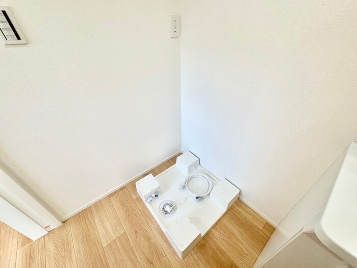 物件内観写真18　(洗濯機置場)